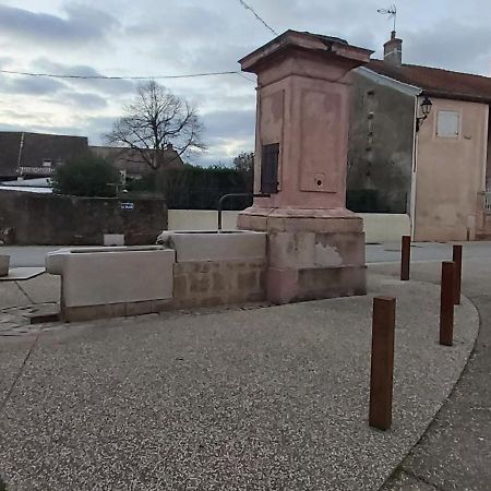 Le Gite Et Puits C'Est Tout Préty Kültér fotó